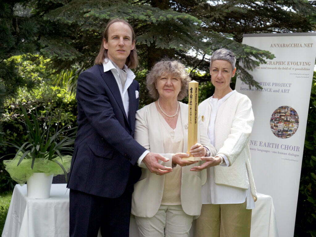 Anna Bacchia, Roman Calzaferri, Giovanna Fiore, with the Peace Pole